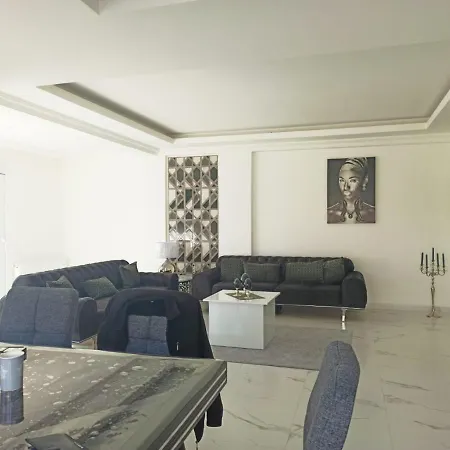 Kadriyede Muestakil Villa Yuezme Havuzlu ヴィラ *