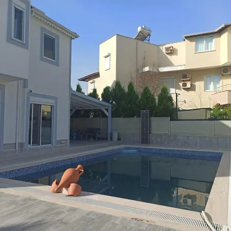 Kadriyede Muestakil Villa Yuezme Havuzlu ベレキ