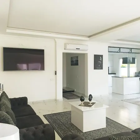 Kadriyede Muestakil Villa Yuezme Havuzlu Vilă Belek